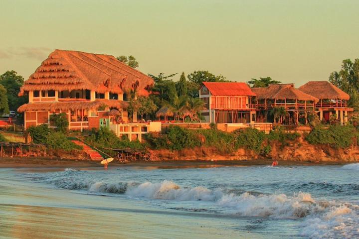 הוילה Puerto Sandino Miramar Surfcamp מראה חיצוני תמונה